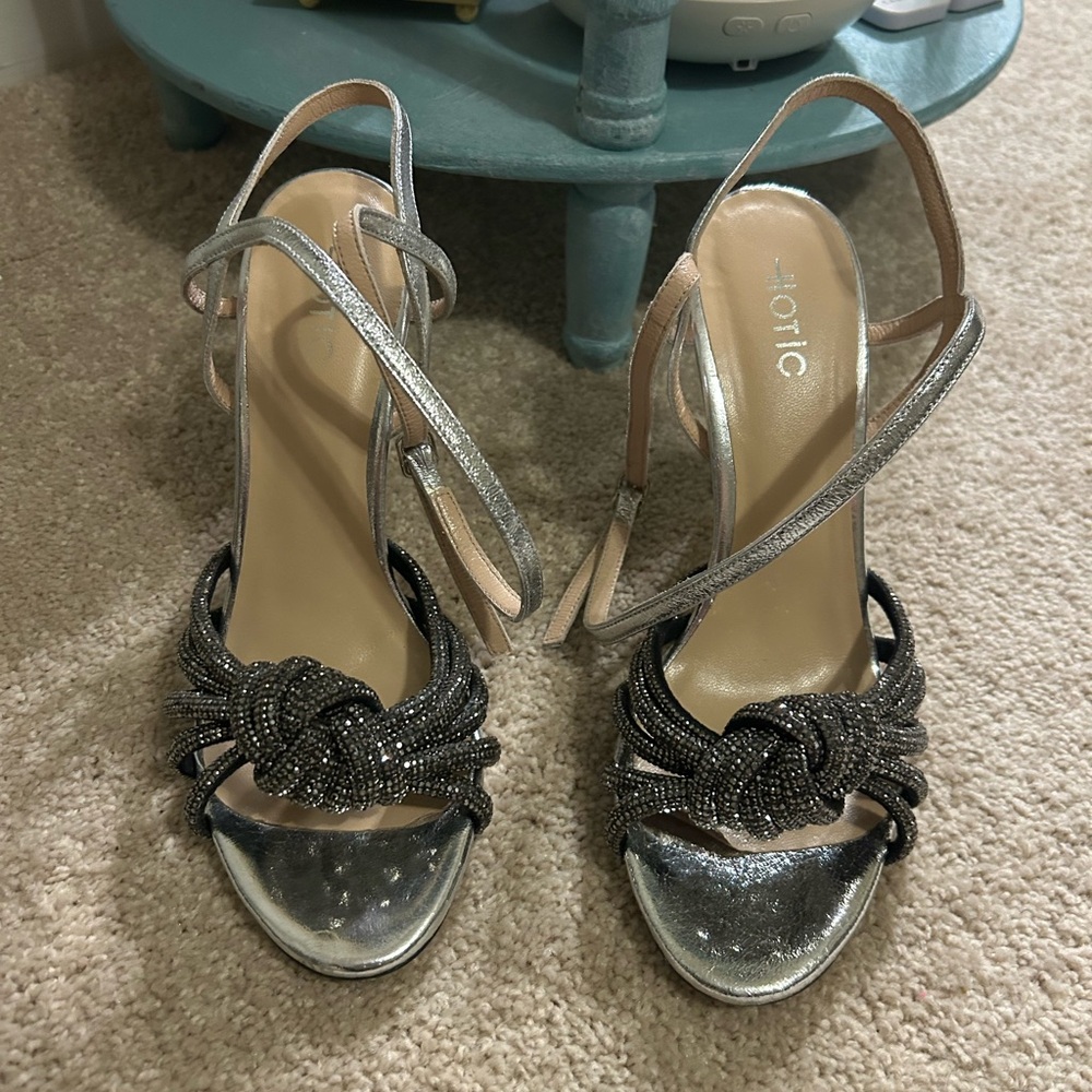 Hotik Elegant Silver and Black Crystal Strappy Heels Size 9/40